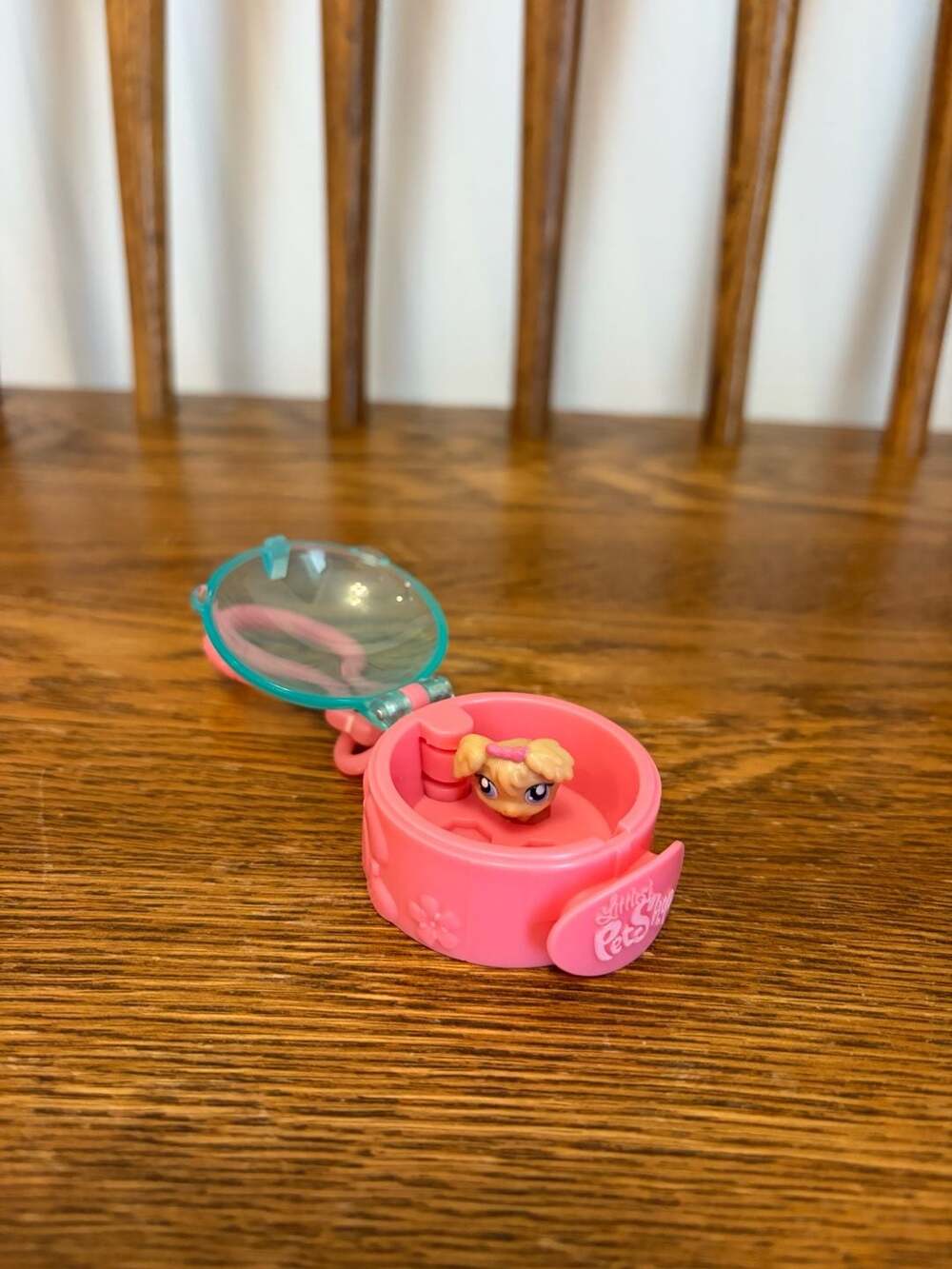 Littlest Pet Shop Teeniest Tiniest Pet Keychain Pink Container
